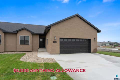 Townhouse For Sale - 706 W Opal Lane<br/> Minnehaha County, Hartford, SD 57033