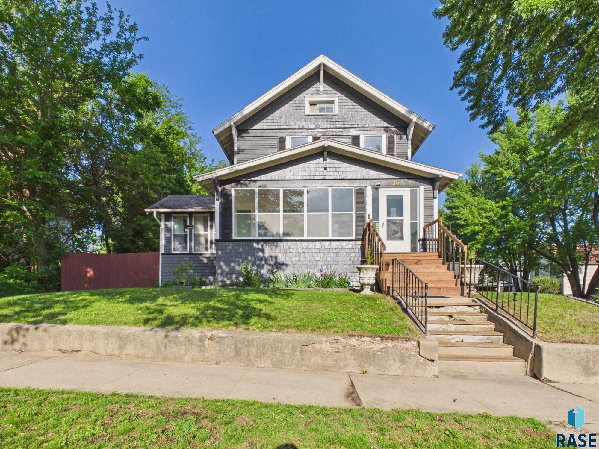 1101 S Center Ave