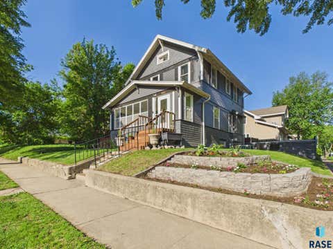 Homes For Sale - 1101 S Center Avenue<br/> Sioux Falls, SD 57105