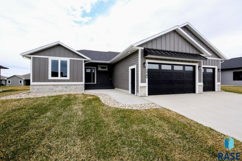 Photo of 520 Quartzite Ave, Tea, SD 57064 (MLS # 22602514)