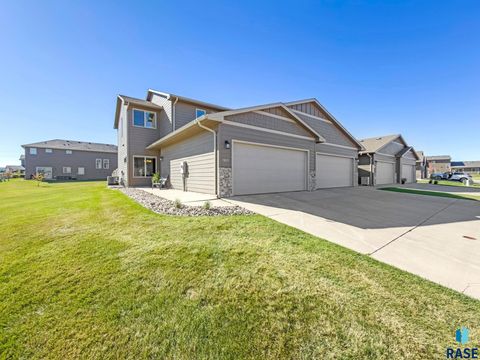 Photo of 5839 S Bounty Pl, Sioux Falls, SD 57108 (MLS # 22600564)