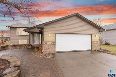 Photo of 117 Thad St, Brandon, SD 57005 (MLS # 22602383)