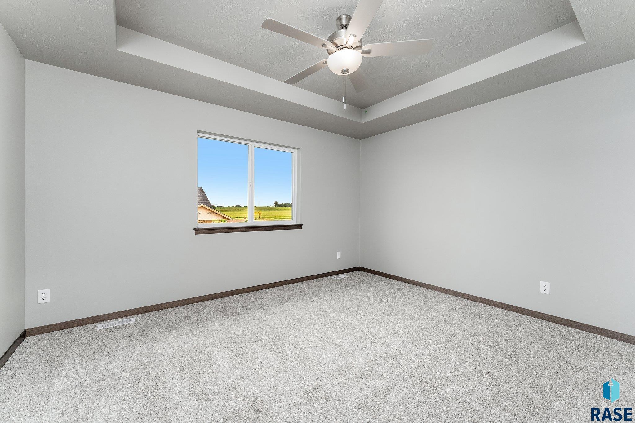1613 N Tina Dr