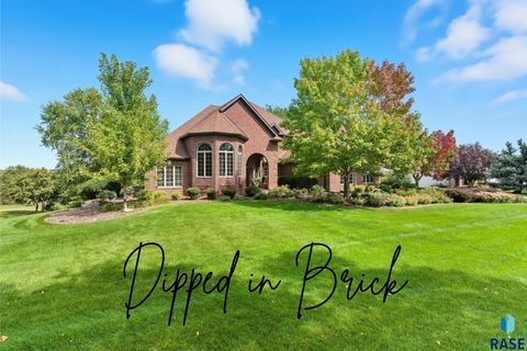 Photo of 8516 E Willow Ridge Pl, Sioux Falls, SD 57110 (MLS # 22602212)