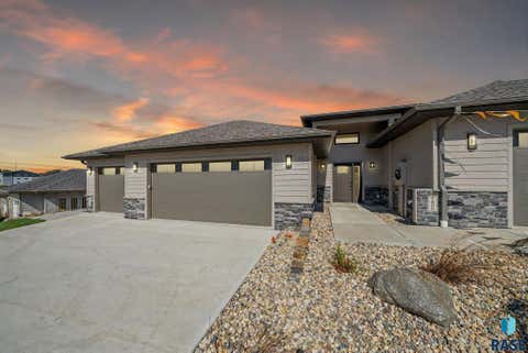 Condo For Sale - 7804 E Bull Pine Trail<br/> Sioux Falls, SD 57110
