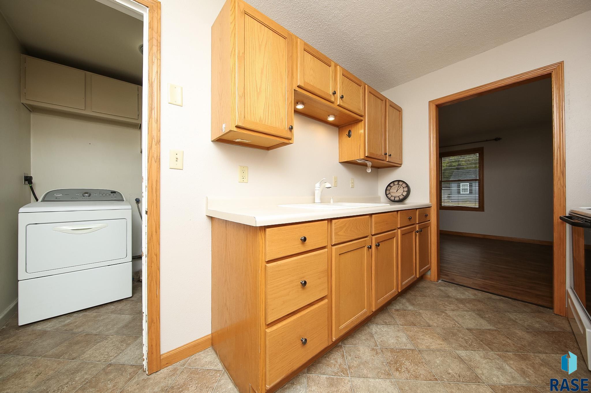 Sioux Falls, South Dakota 57105, United States, 2 Bedrooms Bedrooms, ,1 BathroomBathrooms,Residential,Active,228516