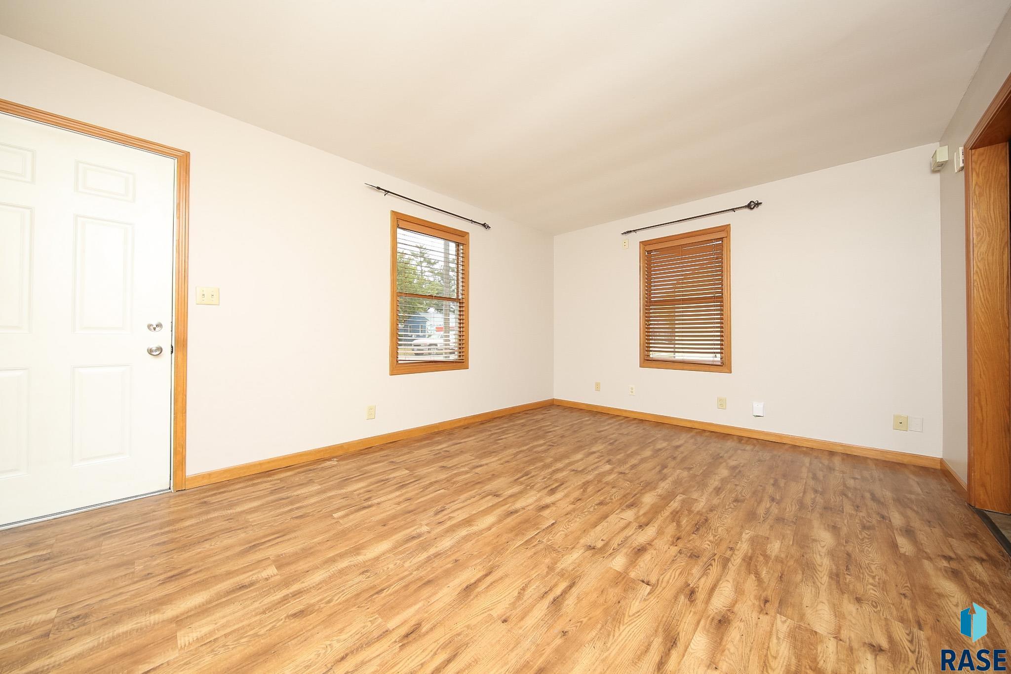 Sioux Falls, South Dakota 57105, United States, 2 Bedrooms Bedrooms, ,1 BathroomBathrooms,Residential,Active,228516