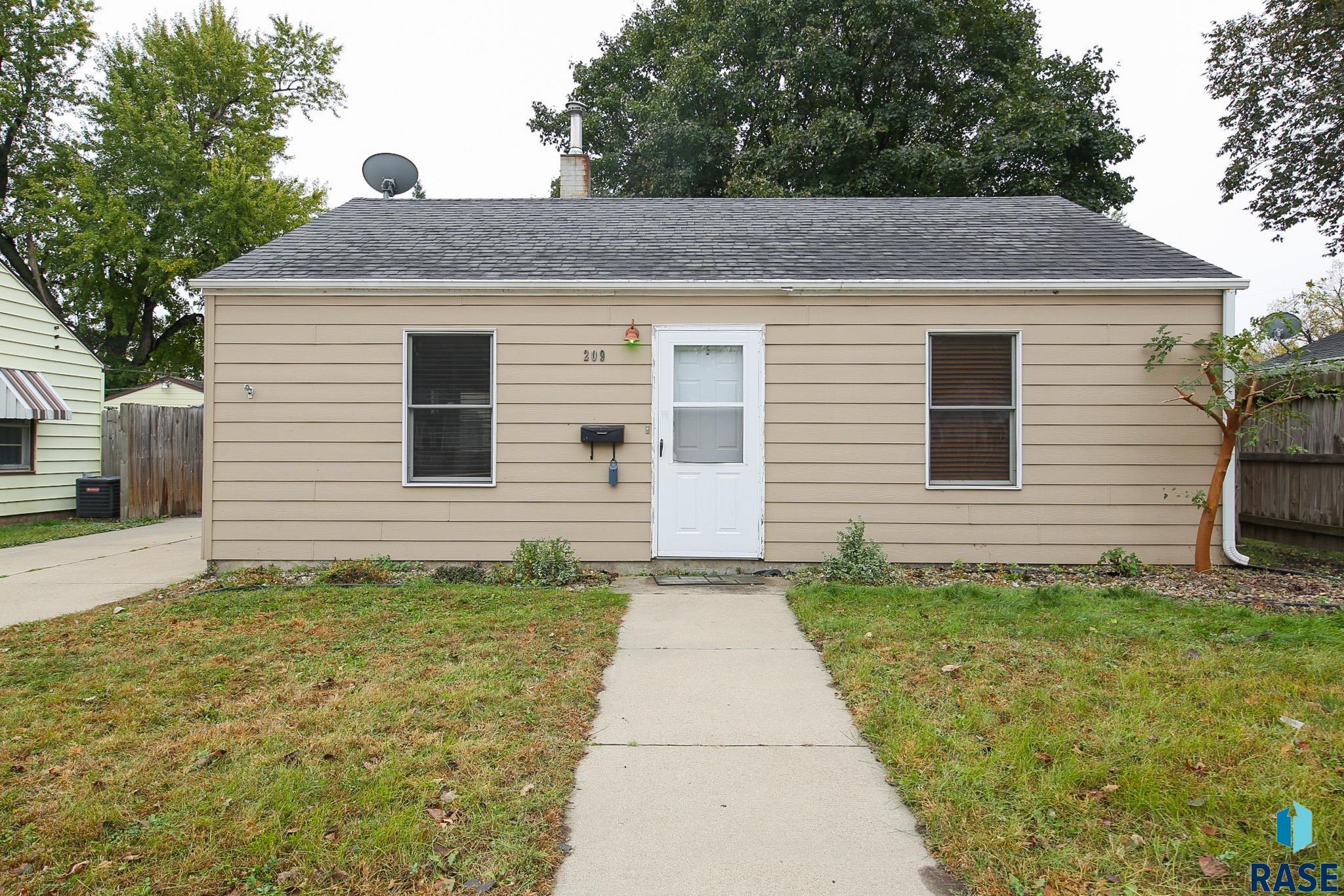 Sioux Falls, South Dakota 57105, United States, 2 Bedrooms Bedrooms, ,1 BathroomBathrooms,Residential,Active,228516