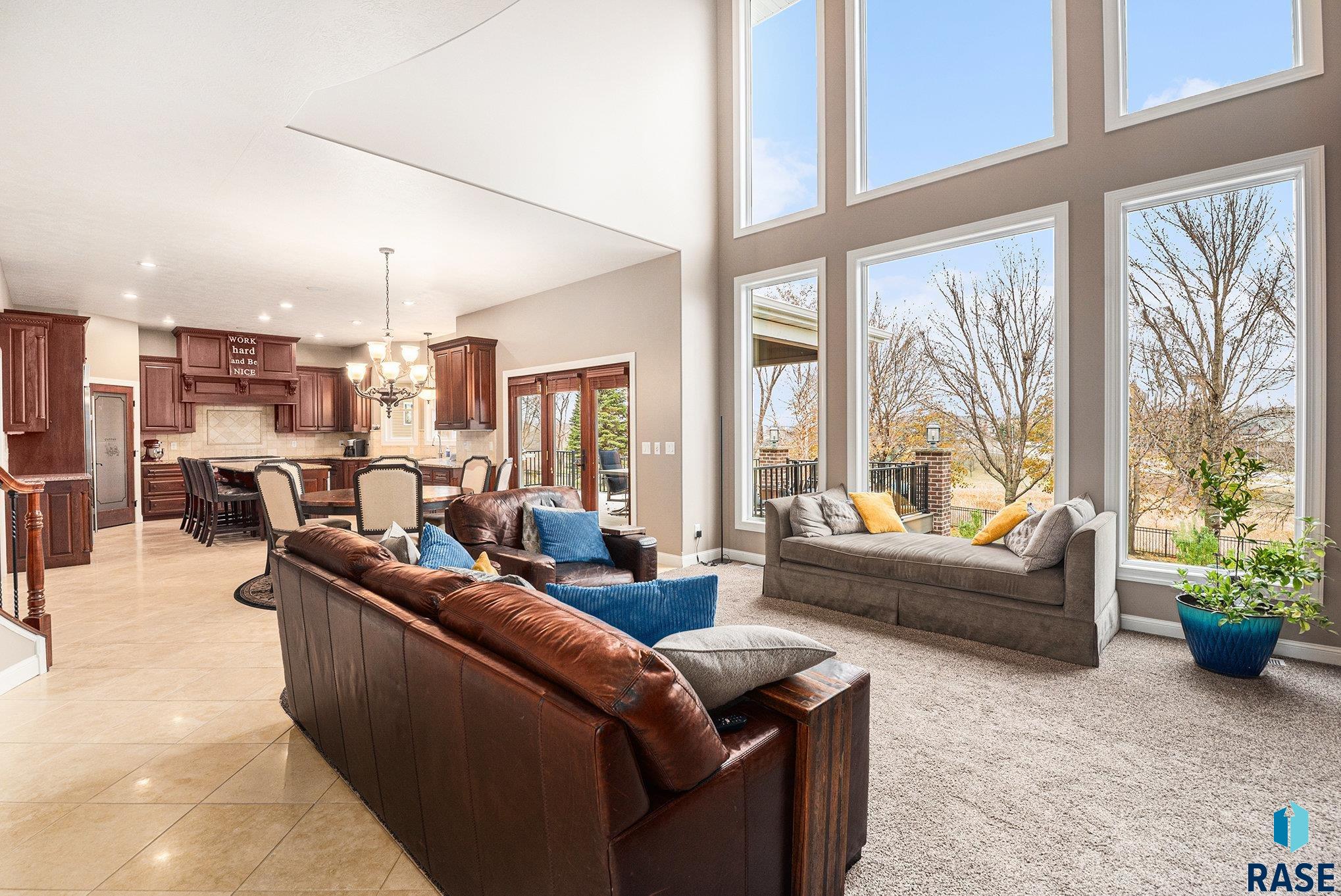 2212 W Cherrywood Cir