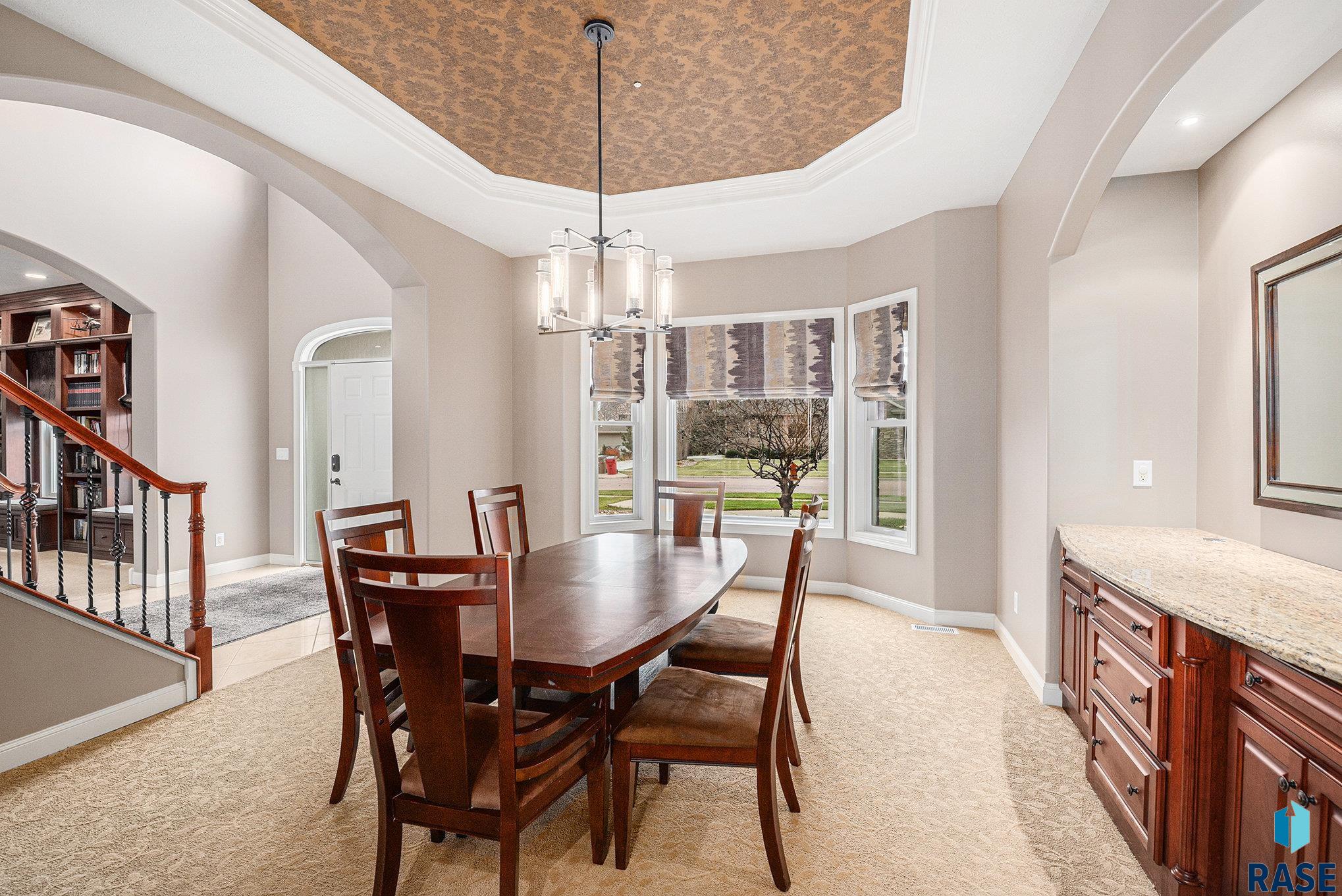 2212 W Cherrywood Cir