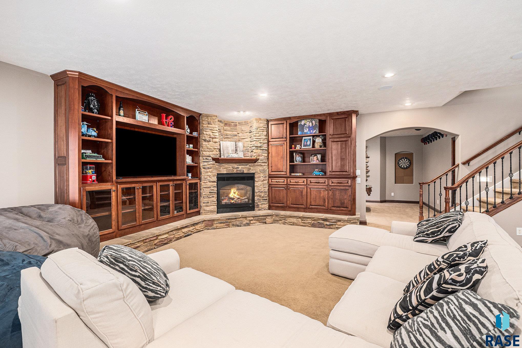 2212 W Cherrywood Cir