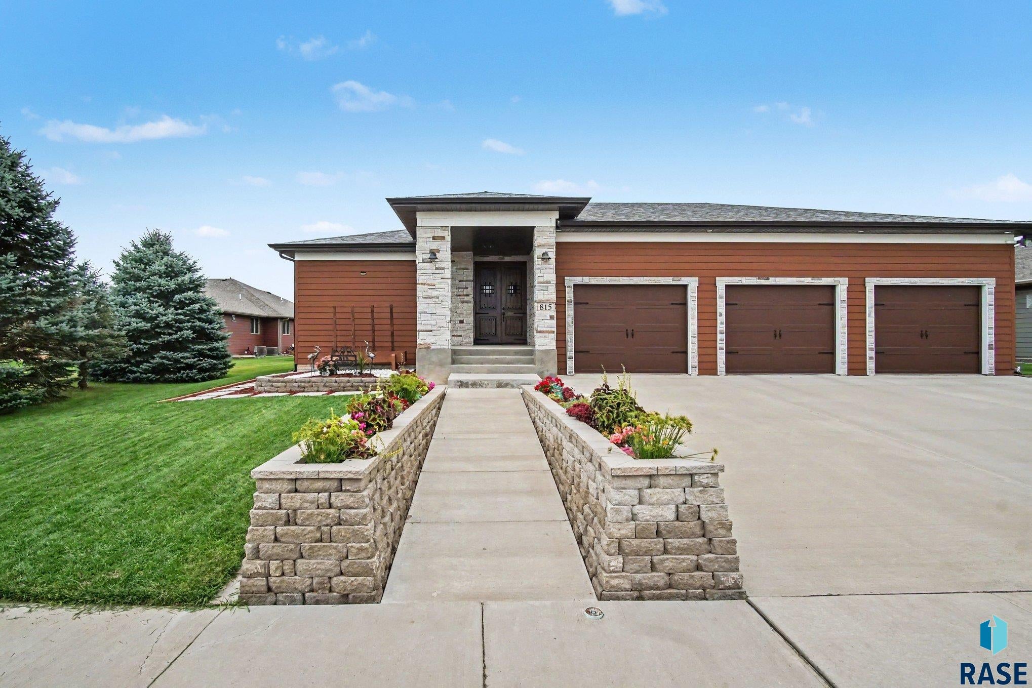 815 Heatherwood Ave - Photo 2