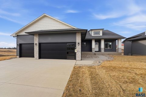 Photo of 1721 N Hyssop Dr, Sioux Falls, SD 57110 (MLS # 22506277)