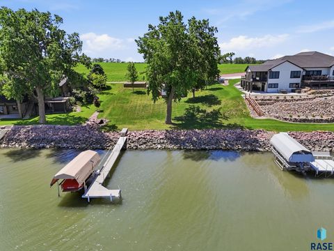 Photo of 5471 S Shore Dr, Chester, SD 57016 (MLS # 22604243)