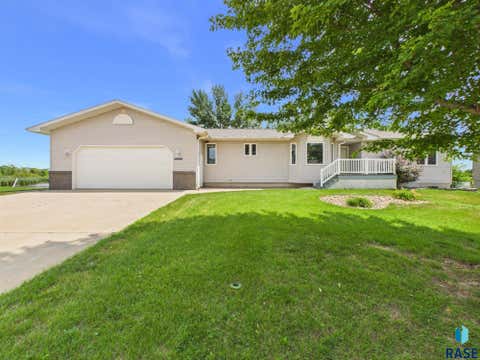 Homes For Sale - 1511 Holiday Drive<br/> Lincoln County, Canton, SD 57013