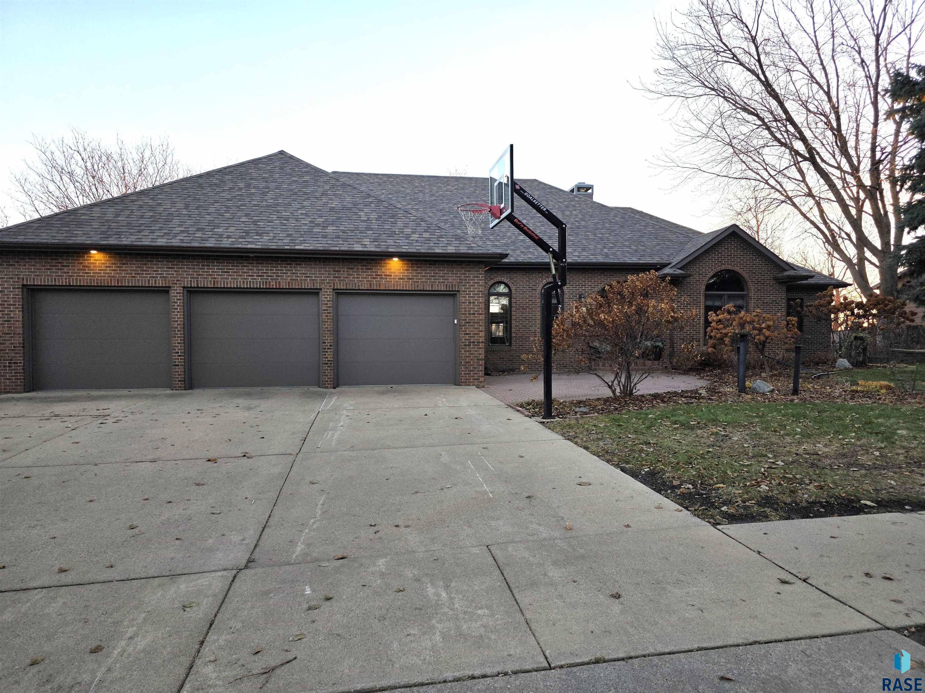 1001 E Ridge Rd