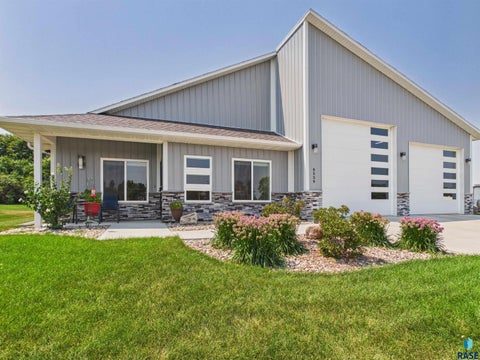 Homes For Sale - 6539 Nordstrom Trail<br/> Wentworth, SD 57075