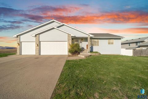 Photo of 4312 N Montana Ave, Sioux Falls, SD 57107 (MLS # 22603268)