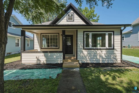 Homes For Sale - 517 Center Avenue<br/> Minnehaha County, Garretson, SD 57030