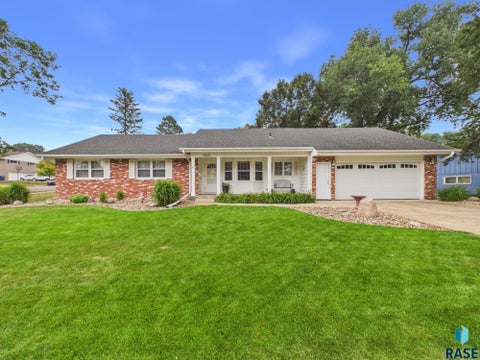 Homes For Sale - 1600 S Williams Avenue<br/> Sioux Falls, SD 57105