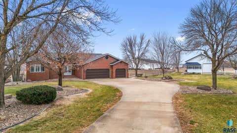 Homes For Sale - 48381 277th Street<br/> Canton, SD 57013