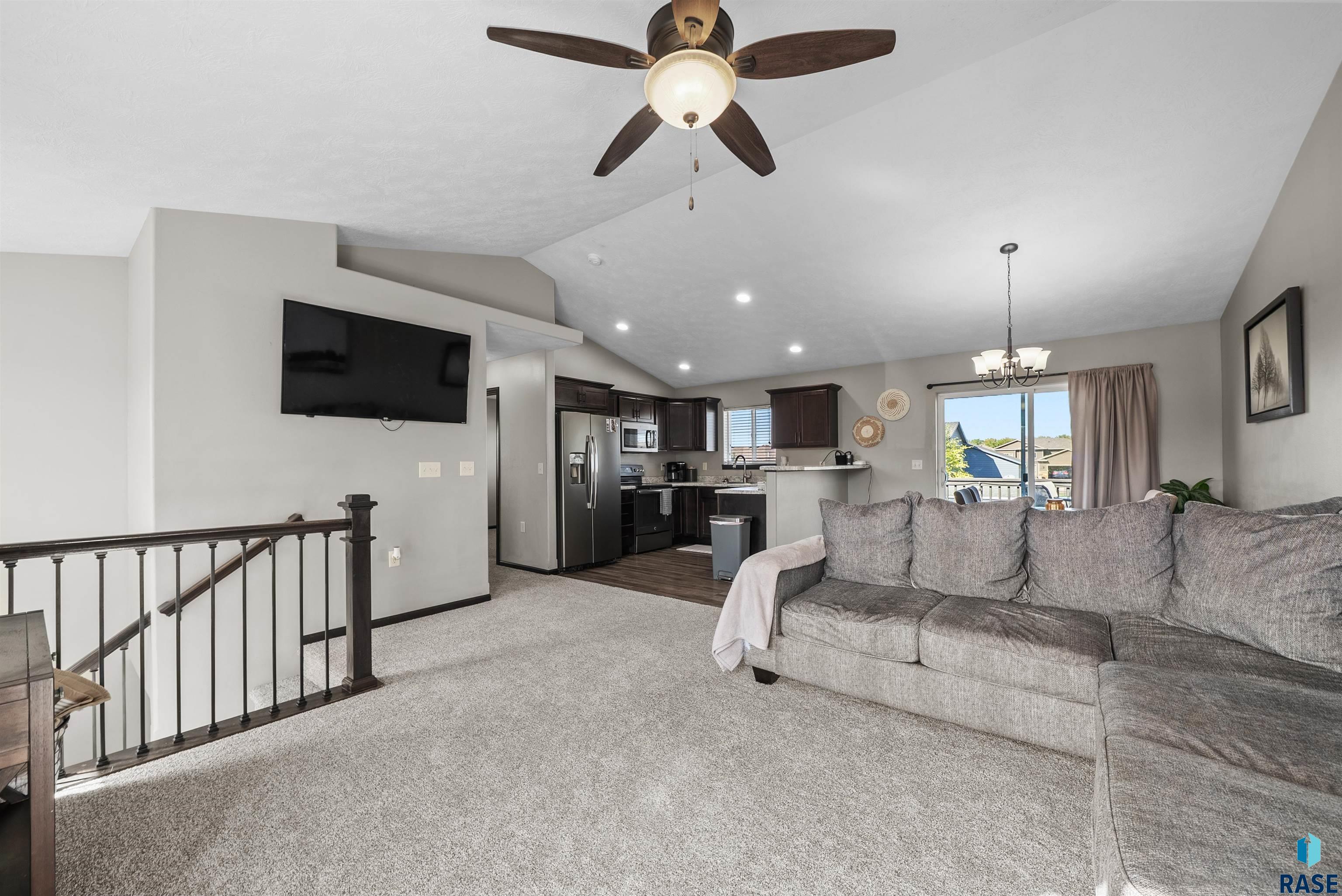 Harrisburg, South Dakota 57032, United States, 4 Bedrooms Bedrooms, ,2 BathroomsBathrooms,Residential,Active,228074