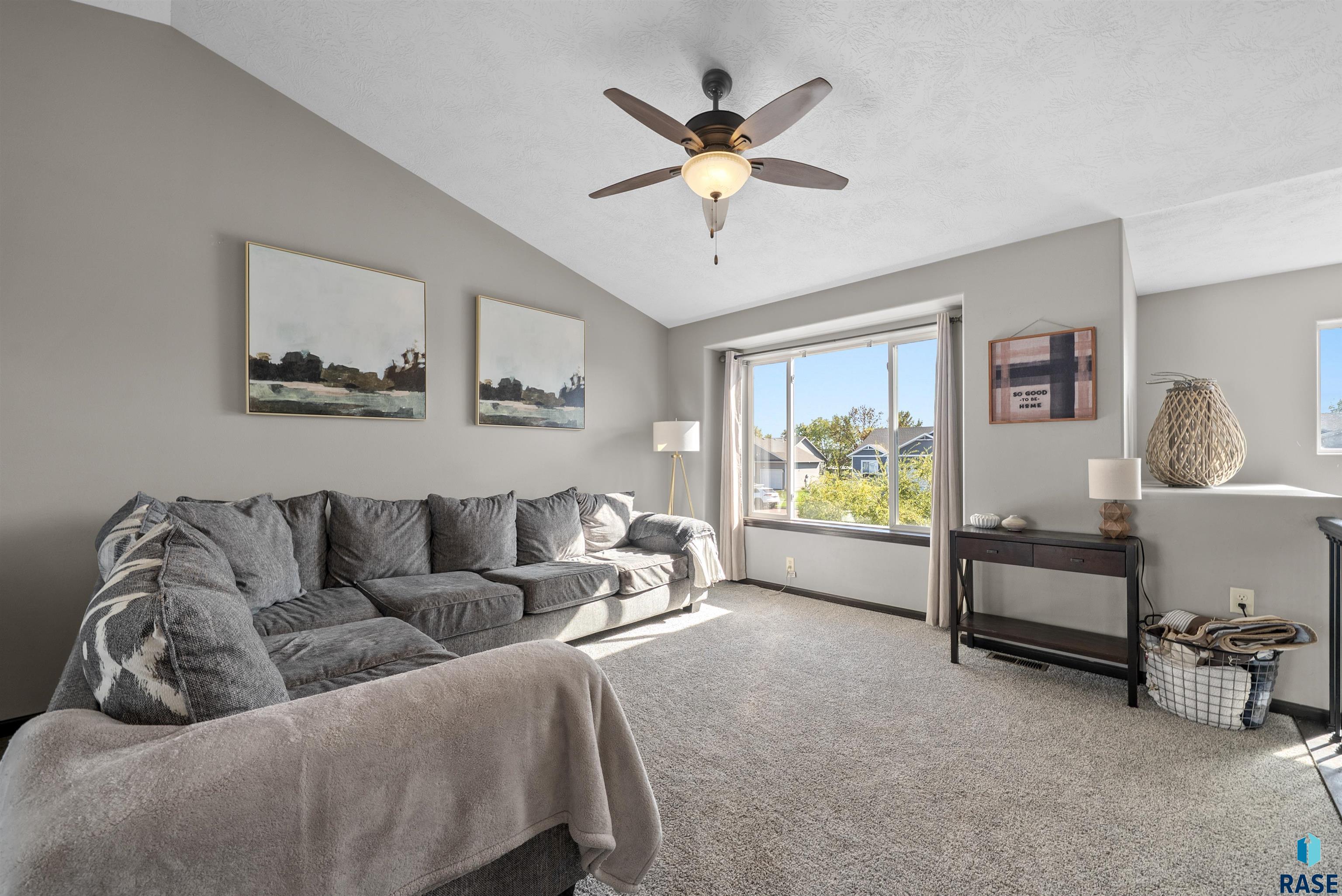 Harrisburg, South Dakota 57032, United States, 4 Bedrooms Bedrooms, ,2 BathroomsBathrooms,Residential,Active,228074