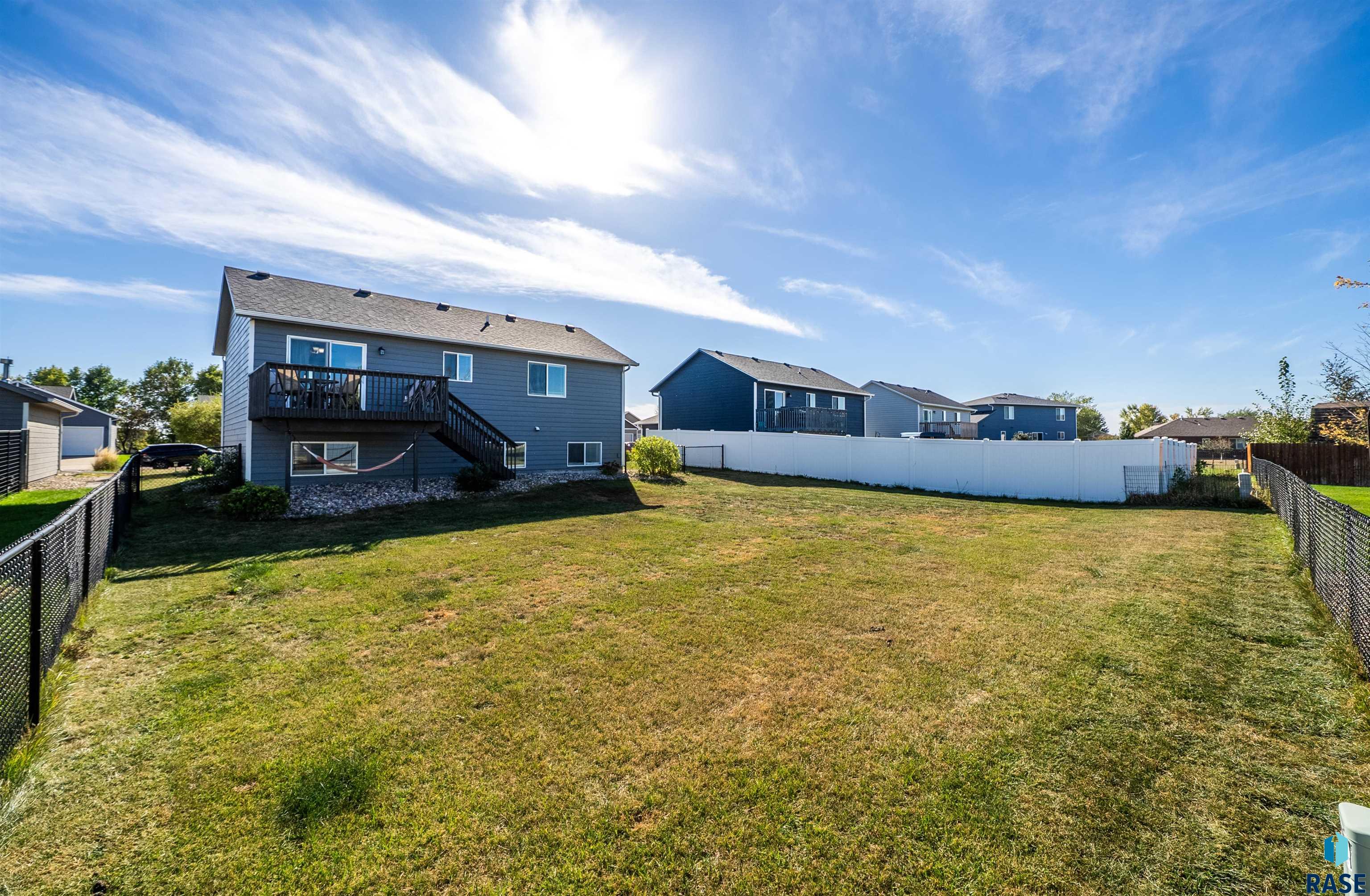 Harrisburg, South Dakota 57032, United States, 4 Bedrooms Bedrooms, ,2 BathroomsBathrooms,Residential,Active,228074