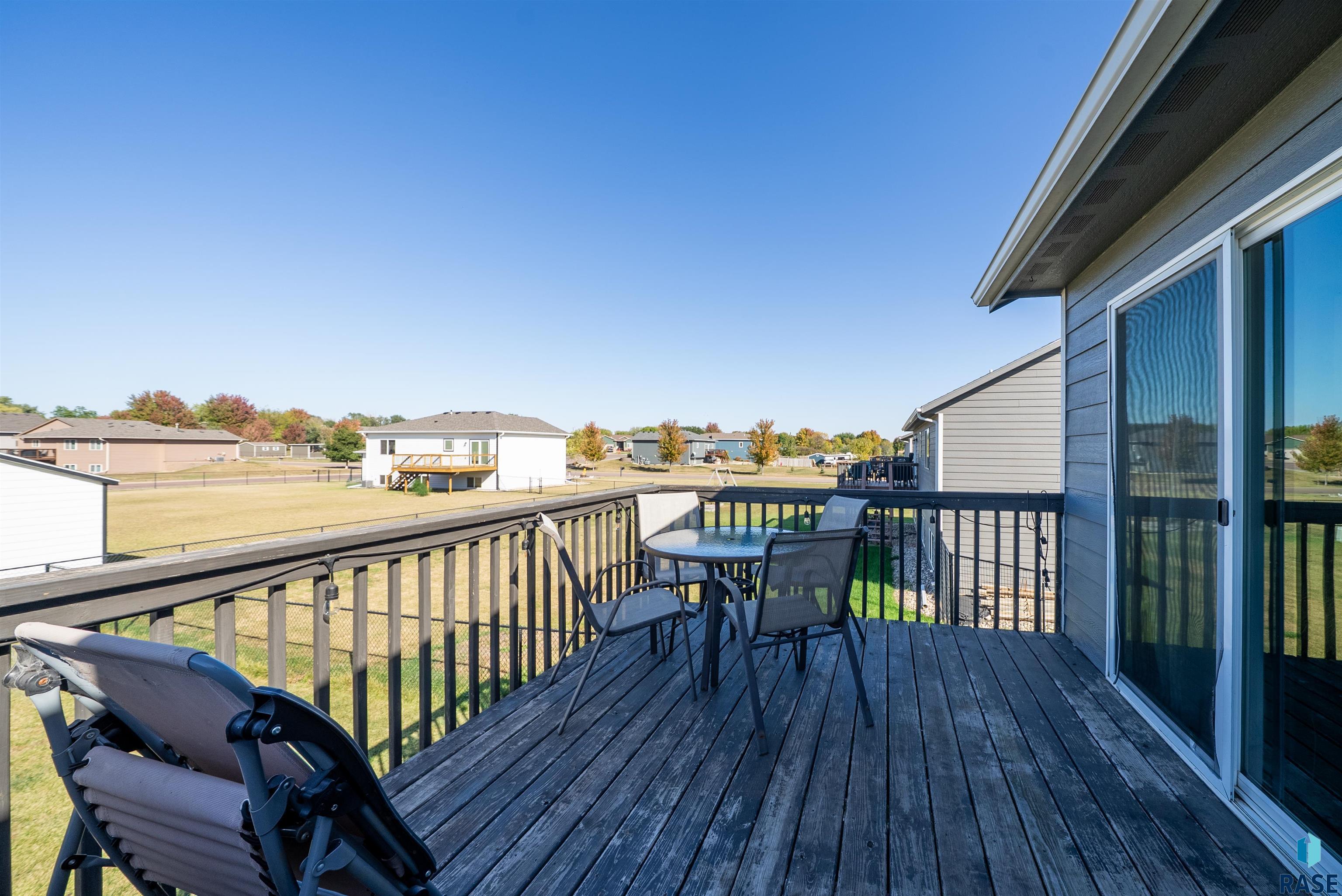 Harrisburg, South Dakota 57032, United States, 4 Bedrooms Bedrooms, ,2 BathroomsBathrooms,Residential,Active,228074