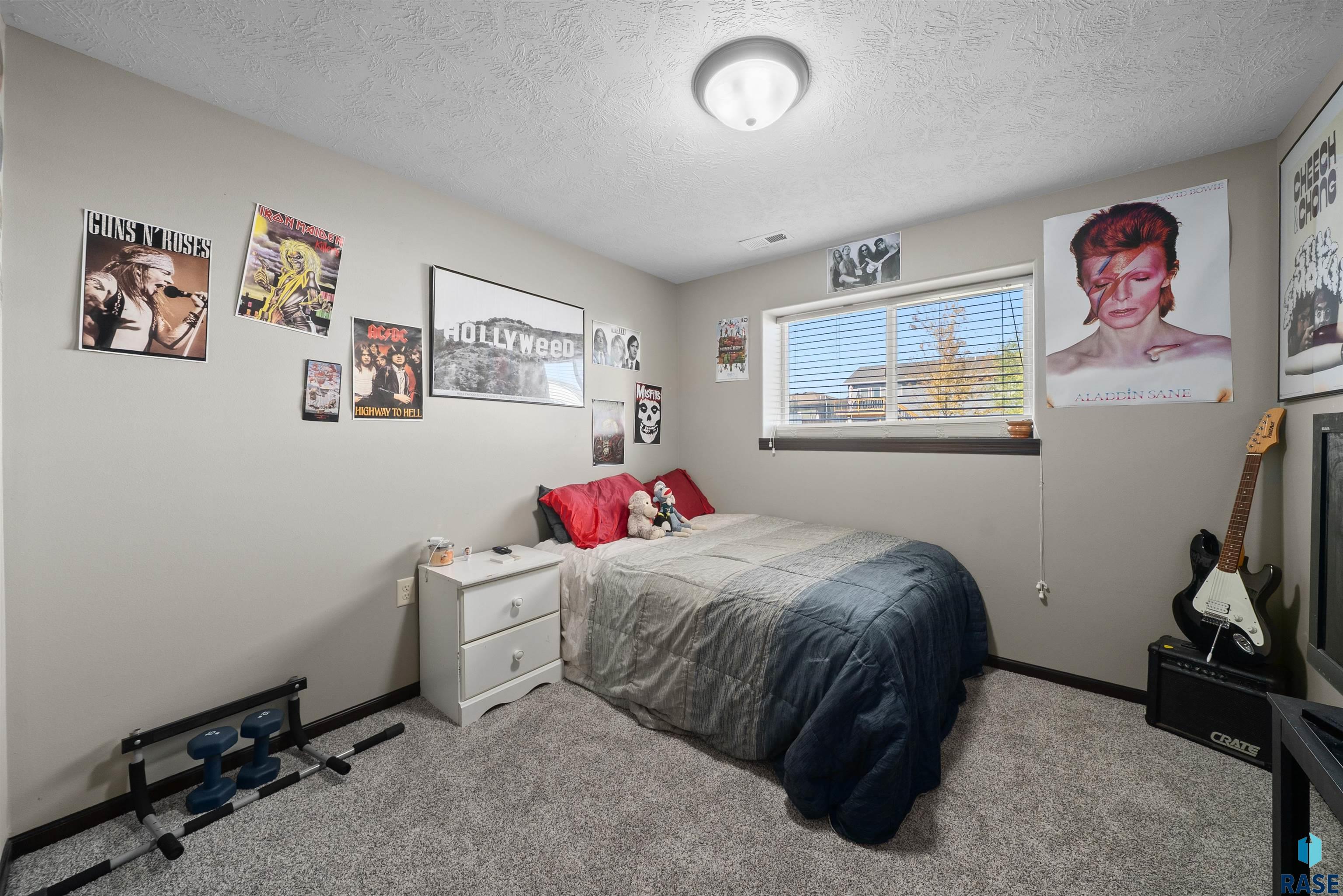 Harrisburg, South Dakota 57032, United States, 4 Bedrooms Bedrooms, ,2 BathroomsBathrooms,Residential,Active,228074