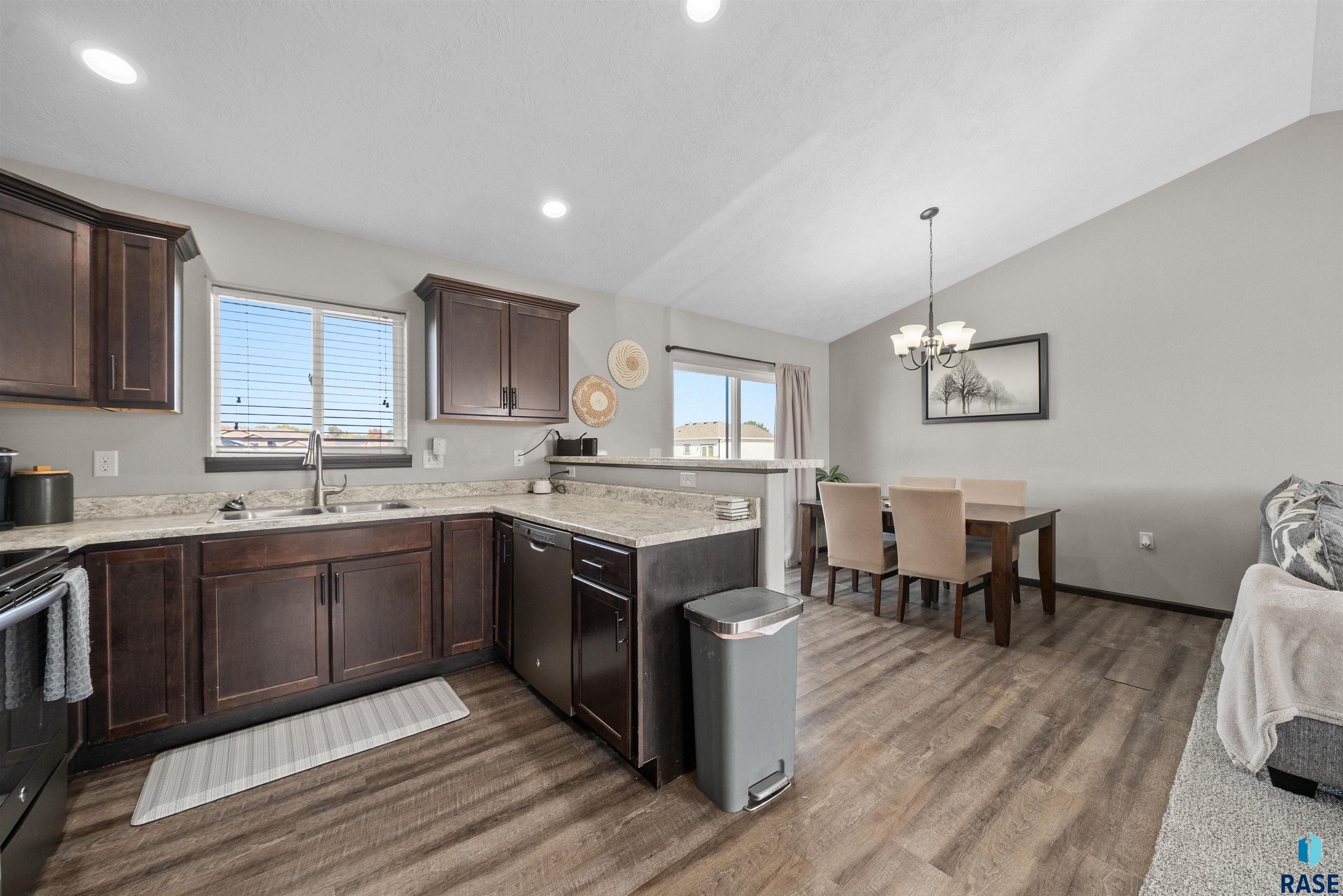 Harrisburg, South Dakota 57032, United States, 4 Bedrooms Bedrooms, ,2 BathroomsBathrooms,Residential,Active,228074