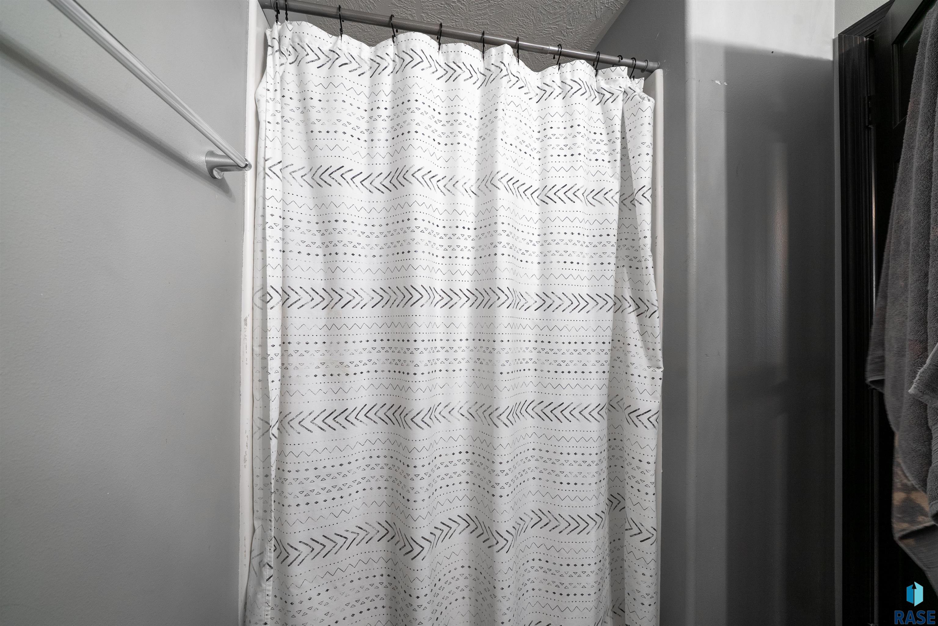 Harrisburg, South Dakota 57032, United States, 4 Bedrooms Bedrooms, ,2 BathroomsBathrooms,Residential,Active,228074