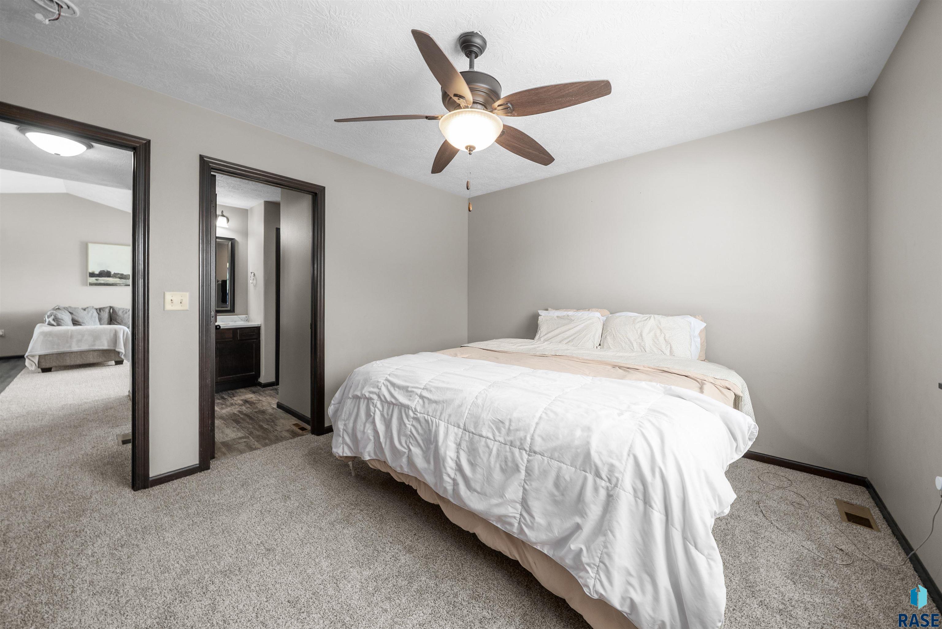 Harrisburg, South Dakota 57032, United States, 4 Bedrooms Bedrooms, ,2 BathroomsBathrooms,Residential,Active,228074