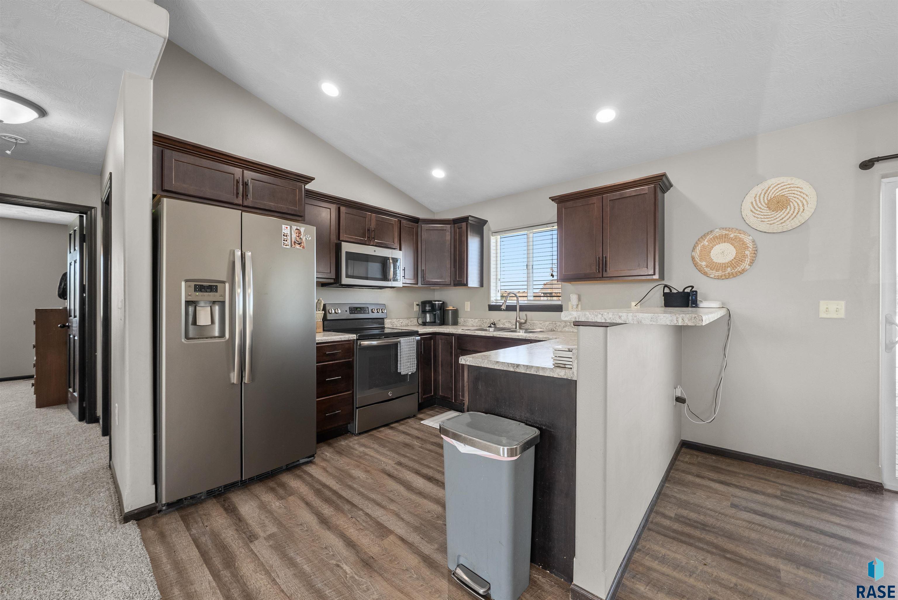 Harrisburg, South Dakota 57032, United States, 4 Bedrooms Bedrooms, ,2 BathroomsBathrooms,Residential,Active,228074