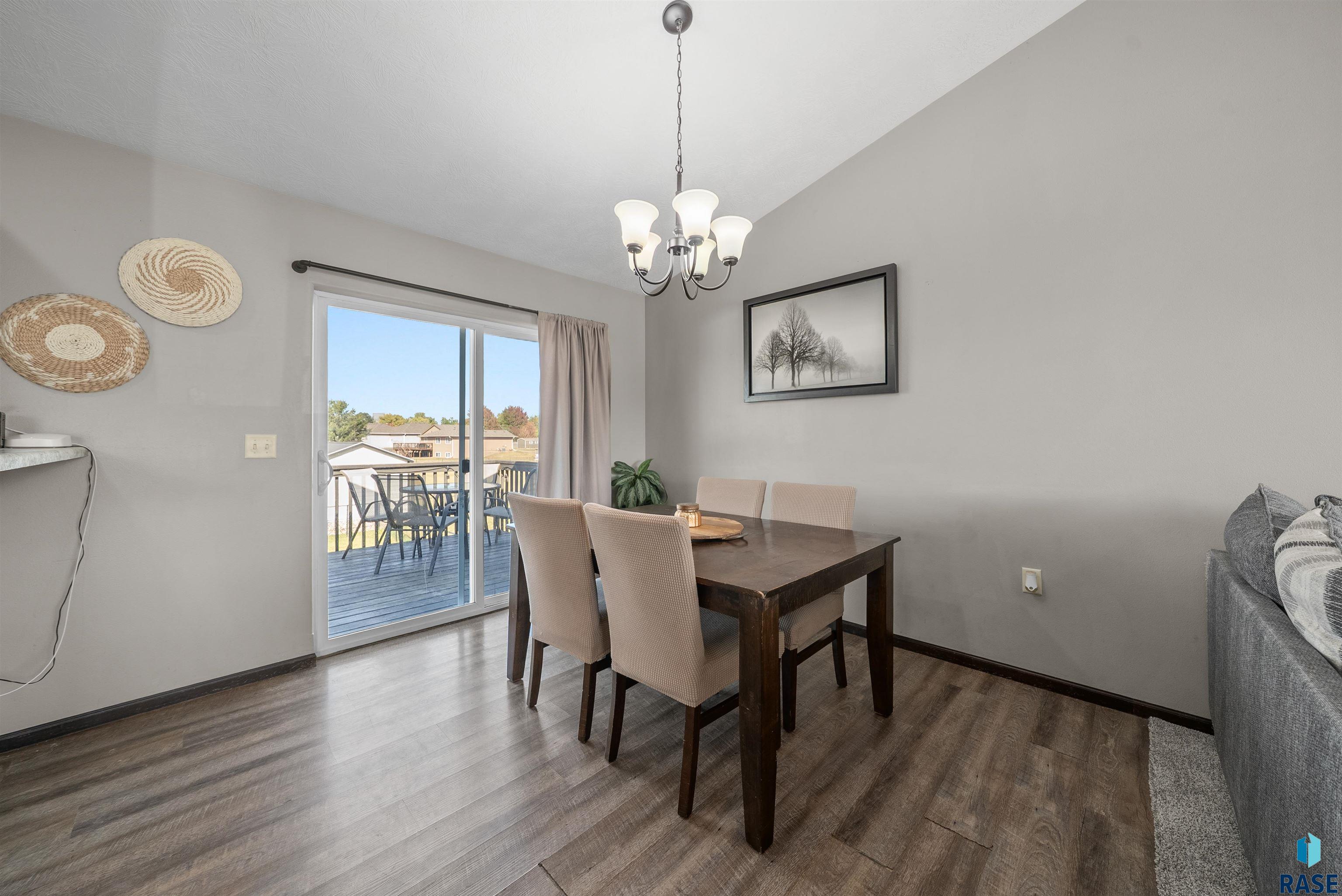 Harrisburg, South Dakota 57032, United States, 4 Bedrooms Bedrooms, ,2 BathroomsBathrooms,Residential,Active,228074