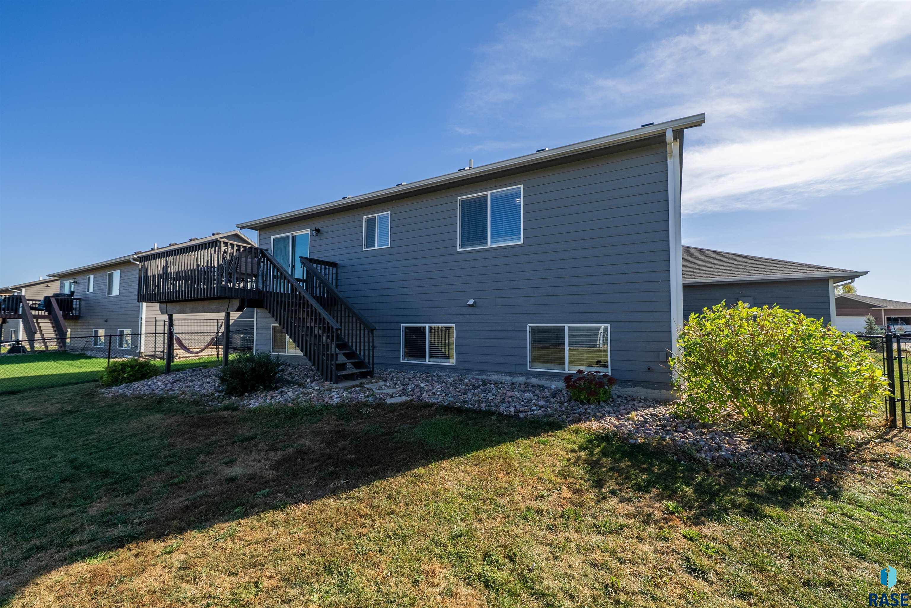 Harrisburg, South Dakota 57032, United States, 4 Bedrooms Bedrooms, ,2 BathroomsBathrooms,Residential,Active,228074