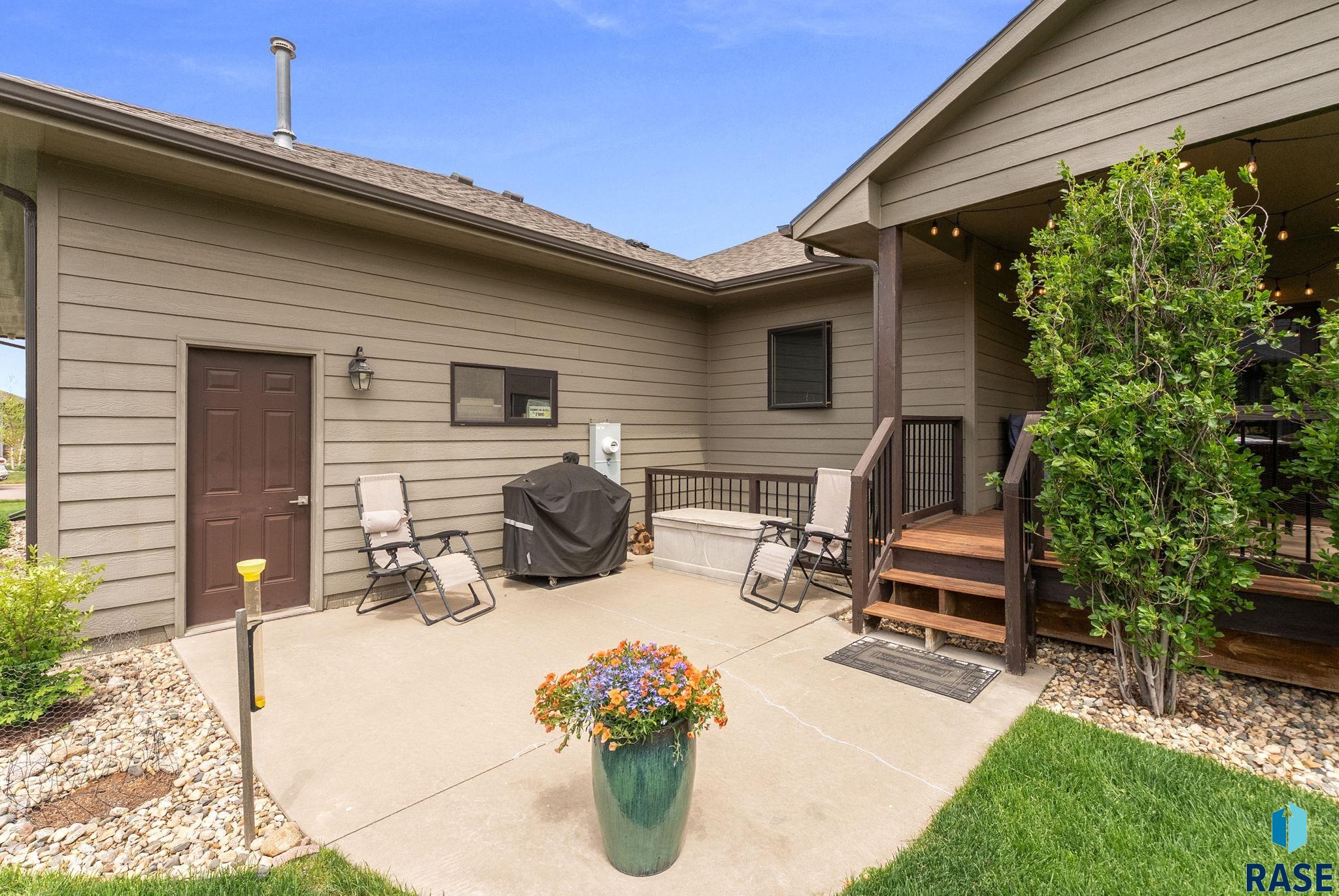 9309 W Lakeside Cir
