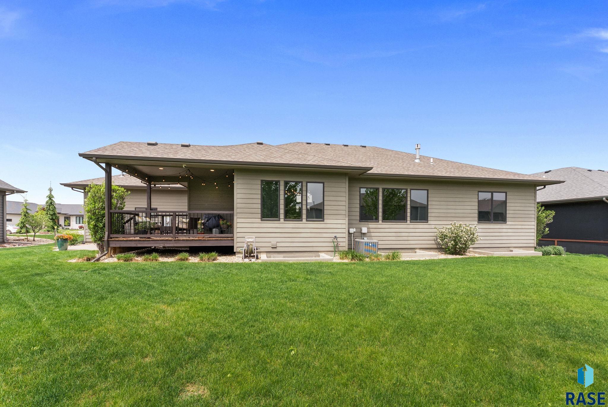 9309 W Lakeside Cir
