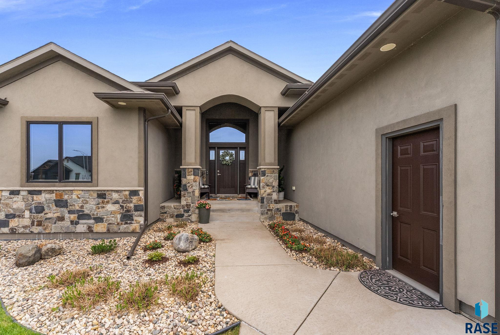 9309 W Lakeside Cir