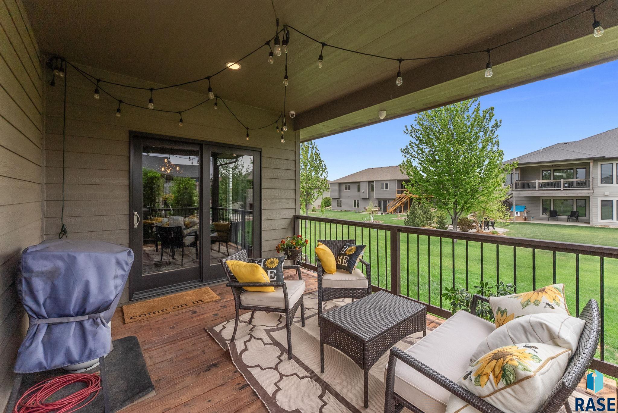 9309 W Lakeside Cir