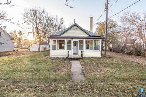 Homes For Sale - 621 Montana Street<br/> Centerville, SD 57014