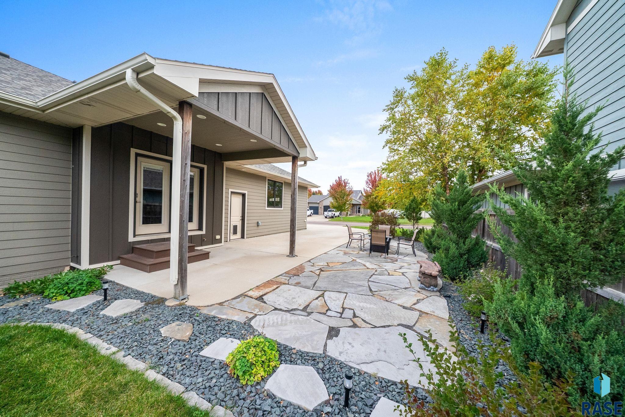 Sioux Falls, South Dakota 57108, United States, 5 Bedrooms Bedrooms, ,3 BathroomsBathrooms,Residential,Active,229236