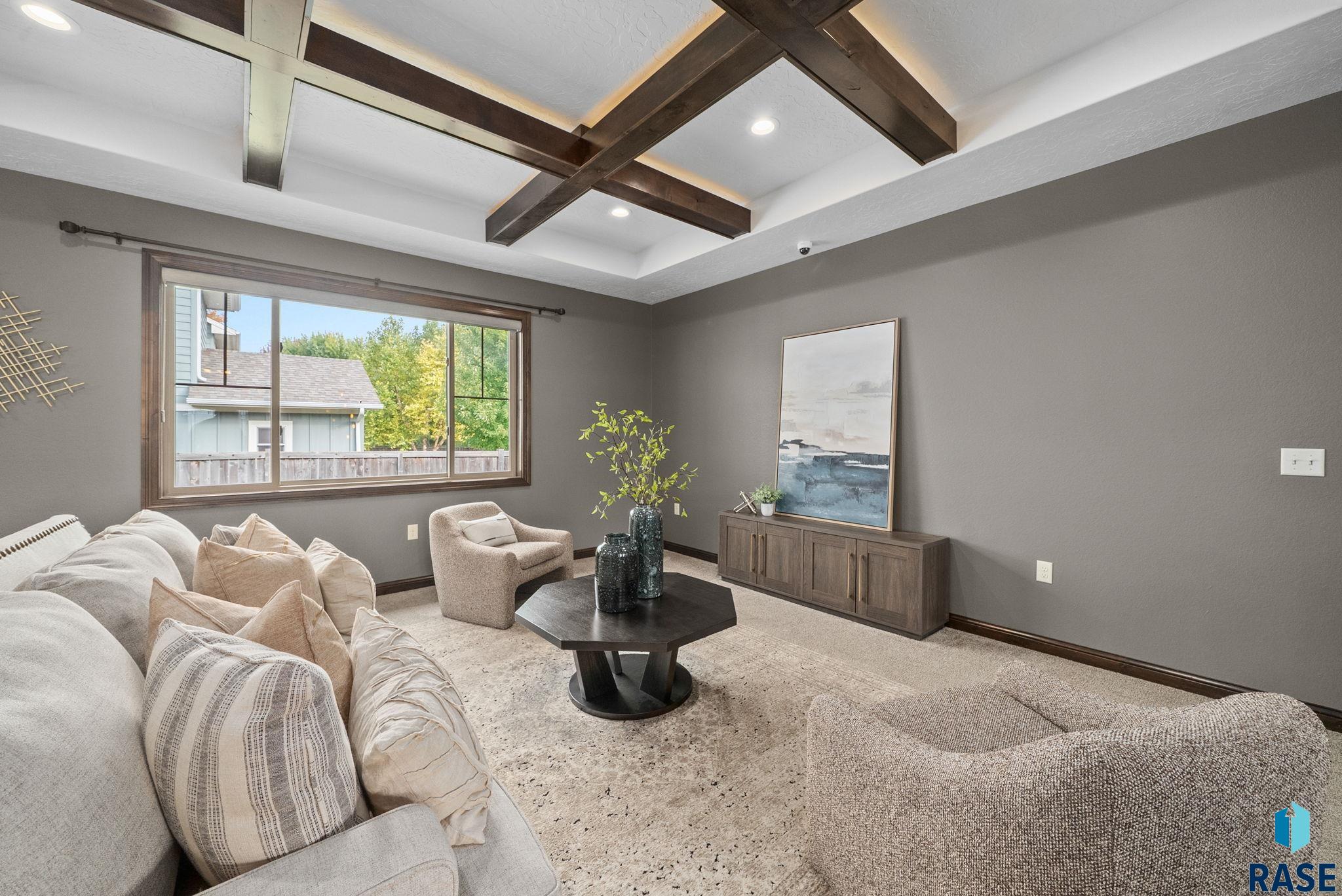 Sioux Falls, South Dakota 57108, United States, 5 Bedrooms Bedrooms, ,3 BathroomsBathrooms,Residential,Active,229236