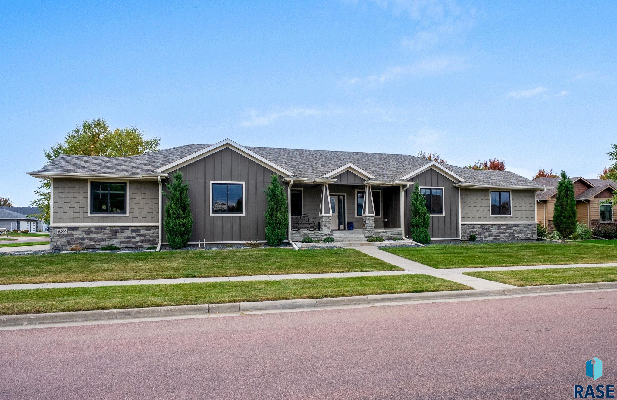 Sioux Falls, South Dakota 57108, United States, 5 Bedrooms Bedrooms, ,3 BathroomsBathrooms,Residential,Active,229236