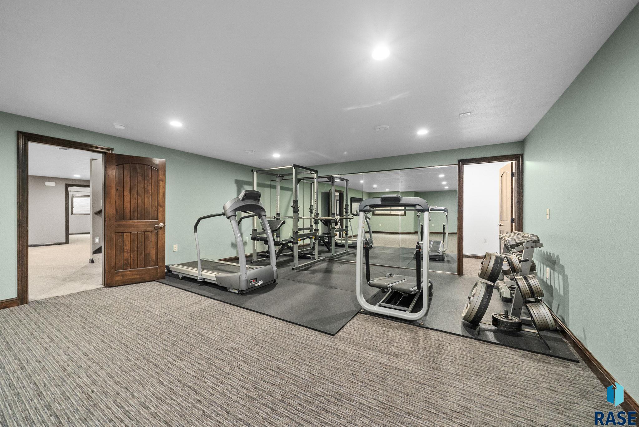 Sioux Falls, South Dakota 57108, United States, 5 Bedrooms Bedrooms, ,3 BathroomsBathrooms,Residential,Active,229236