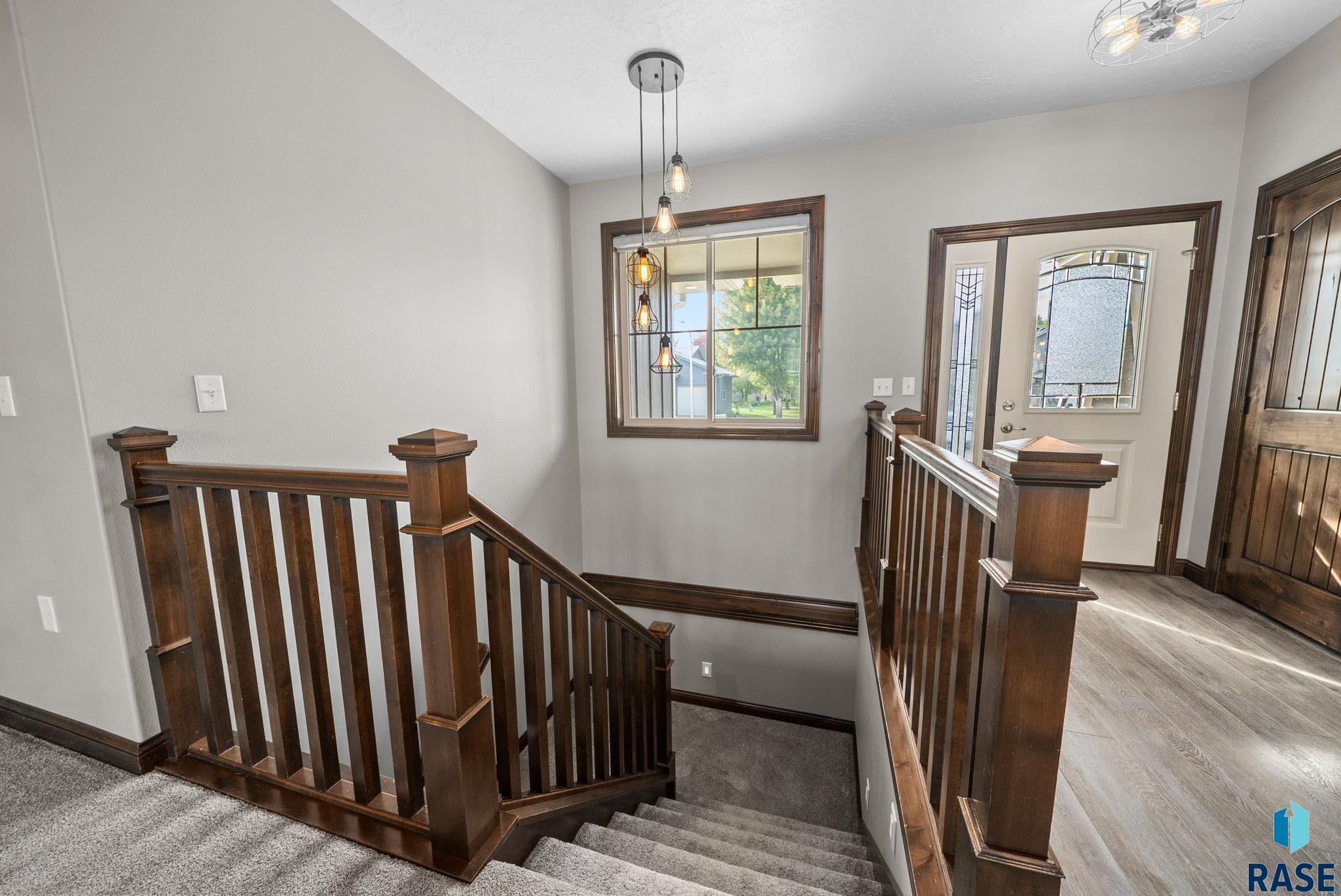 Sioux Falls, South Dakota 57108, United States, 5 Bedrooms Bedrooms, ,3 BathroomsBathrooms,Residential,Active,229236