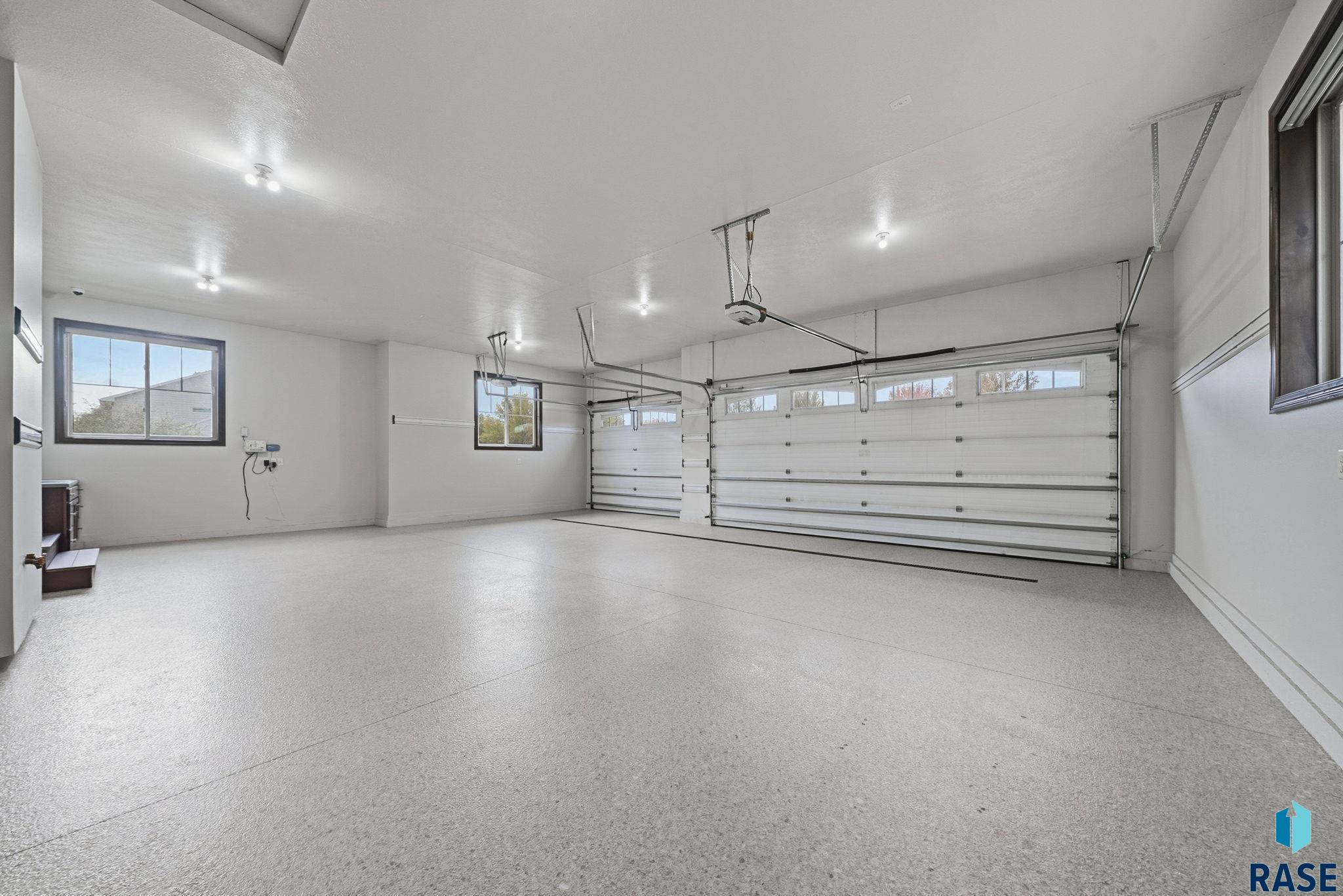 Sioux Falls, South Dakota 57108, United States, 5 Bedrooms Bedrooms, ,3 BathroomsBathrooms,Residential,Active,229236