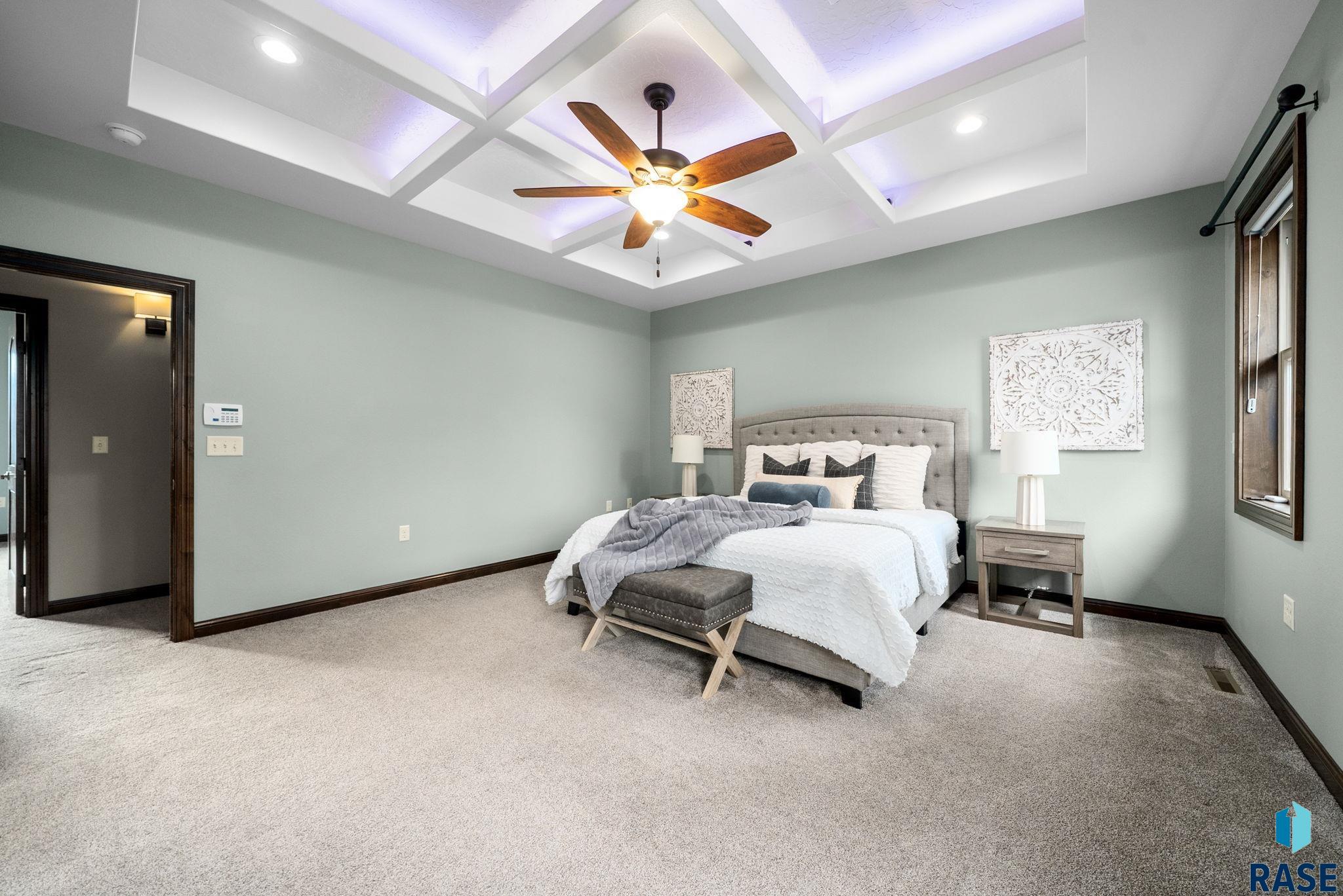 Sioux Falls, South Dakota 57108, United States, 5 Bedrooms Bedrooms, ,3 BathroomsBathrooms,Residential,Active,229236