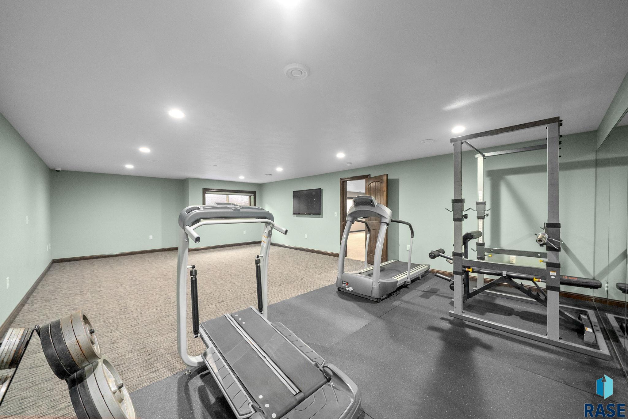 Sioux Falls, South Dakota 57108, United States, 5 Bedrooms Bedrooms, ,3 BathroomsBathrooms,Residential,Active,229236