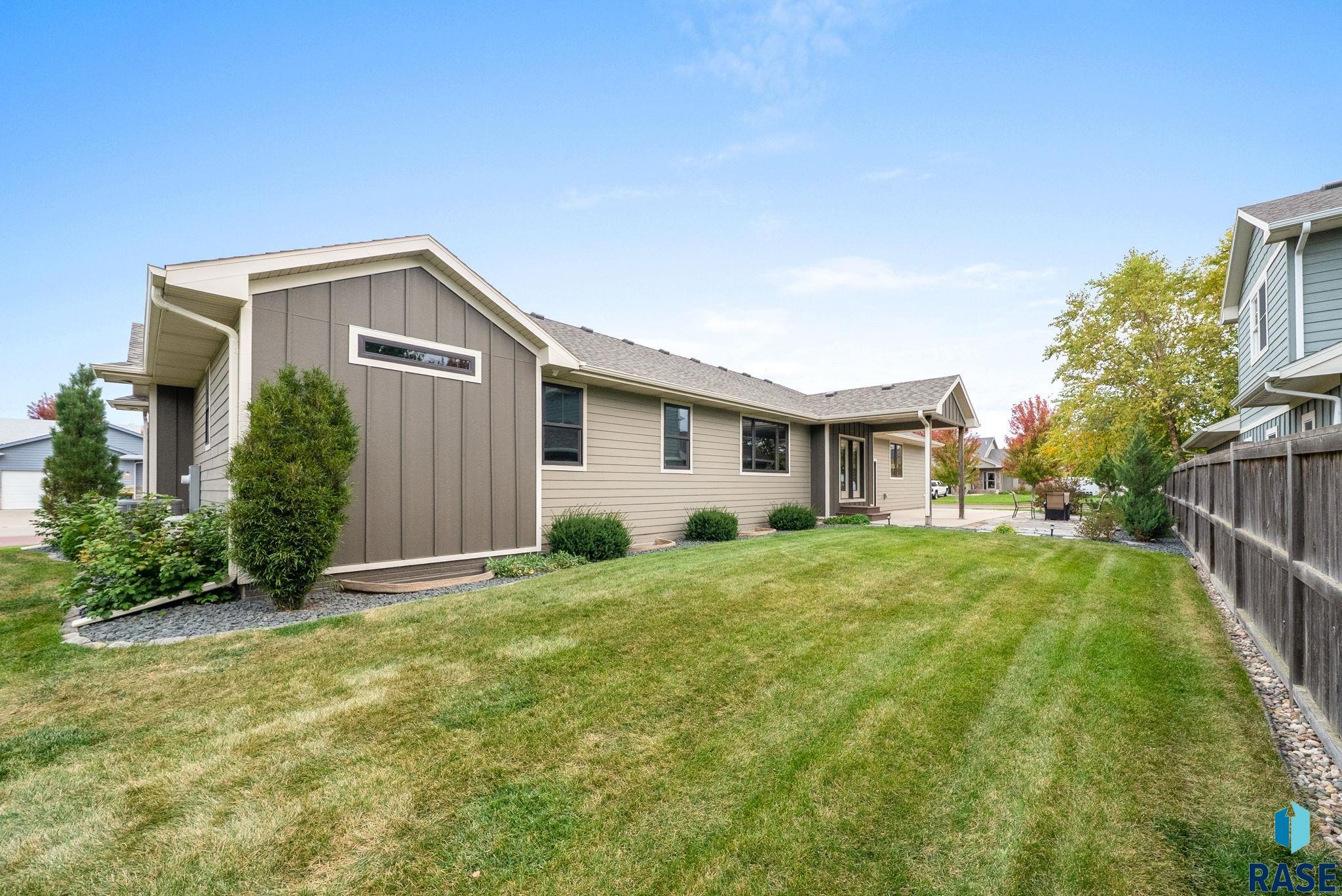 Sioux Falls, South Dakota 57108, United States, 5 Bedrooms Bedrooms, ,3 BathroomsBathrooms,Residential,Active,229236